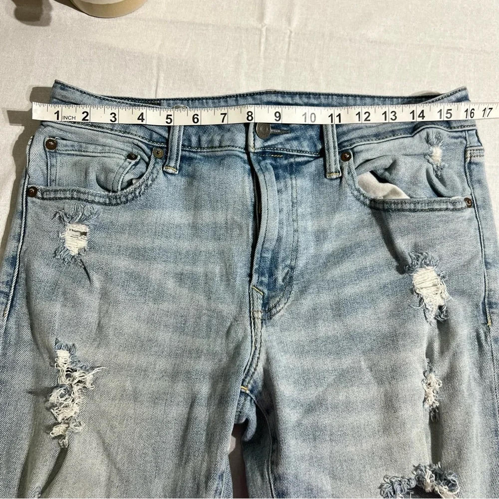 American Eagle Distressed Light Wash Slim Straight Jeans 33x32